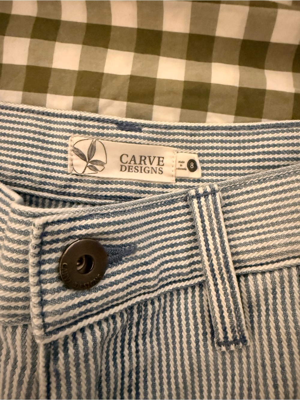 Carve Designs Oahu 6" Railroad Stripe Denim Cutoff Shorts Size 8 - Picture 4 of 5